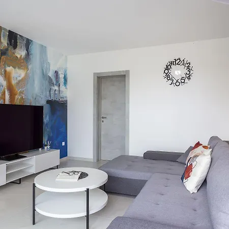 Hundefreundliches 100 Meter Zum Sandstrand Mit Jacuzzi, Meerblick Apartment Medulin