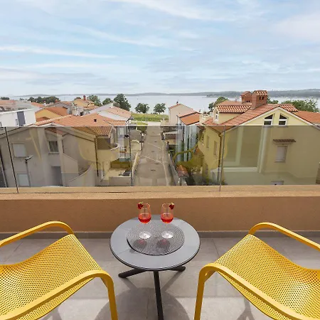 Hundefreundliches 100 Meter Zum Sandstrand Mit Jacuzzi, Meerblick Apartment