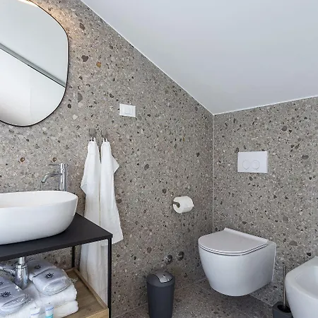 Apartment Hundefreundliches 100 Meter Zum Sandstrand Mit Jacuzzi, Meerblick *
